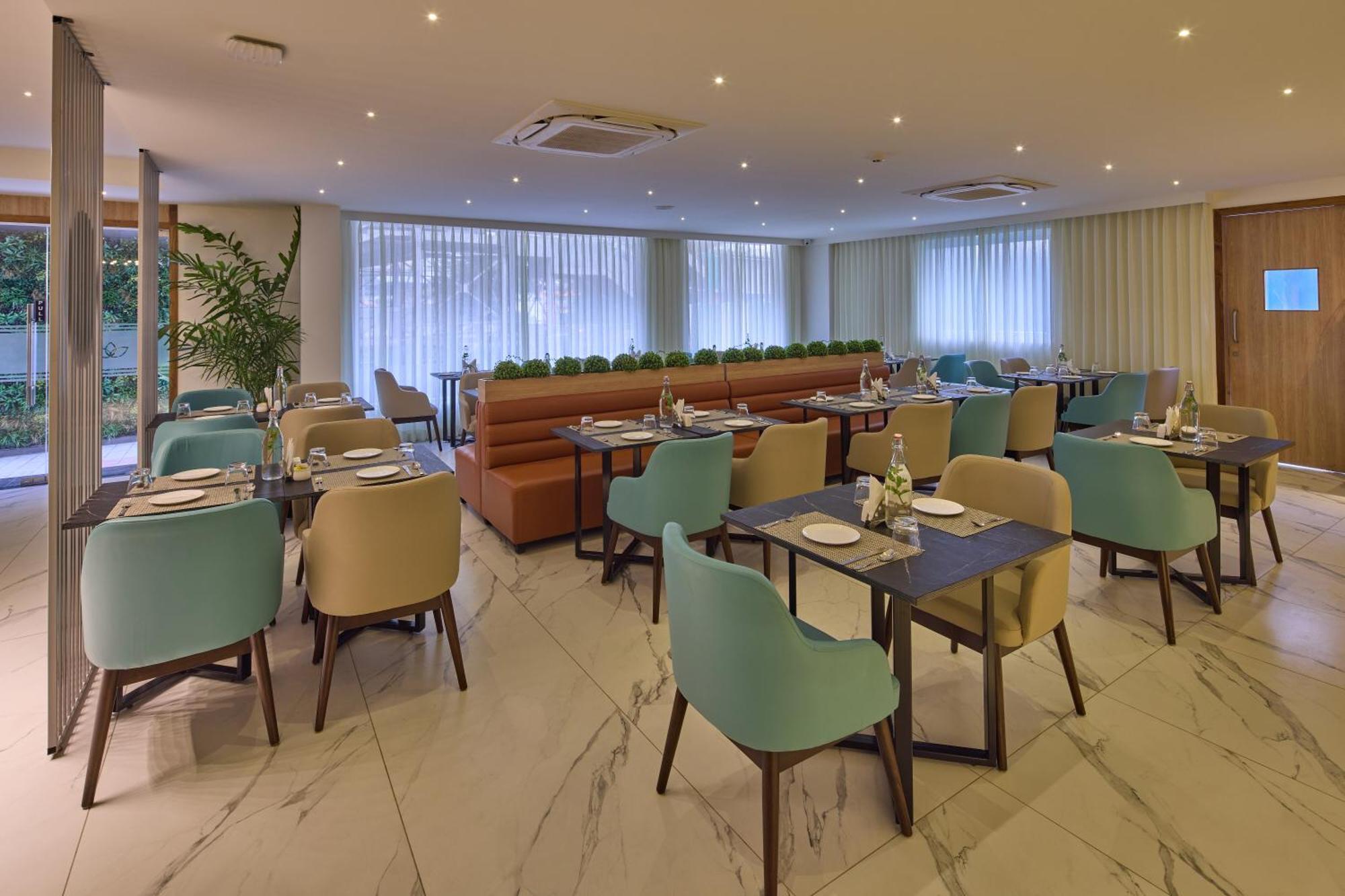 Grand Continent Hebbal A Sarovar Portico Affiliate Hotel Bangalore Exterior photo