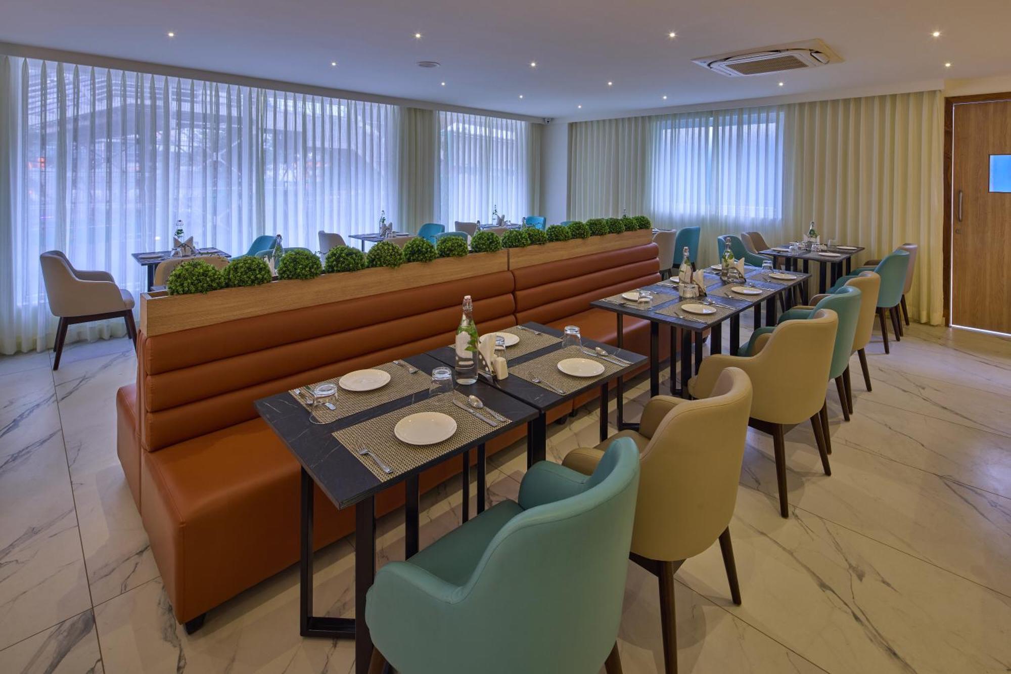Grand Continent Hebbal A Sarovar Portico Affiliate Hotel Bangalore Exterior photo